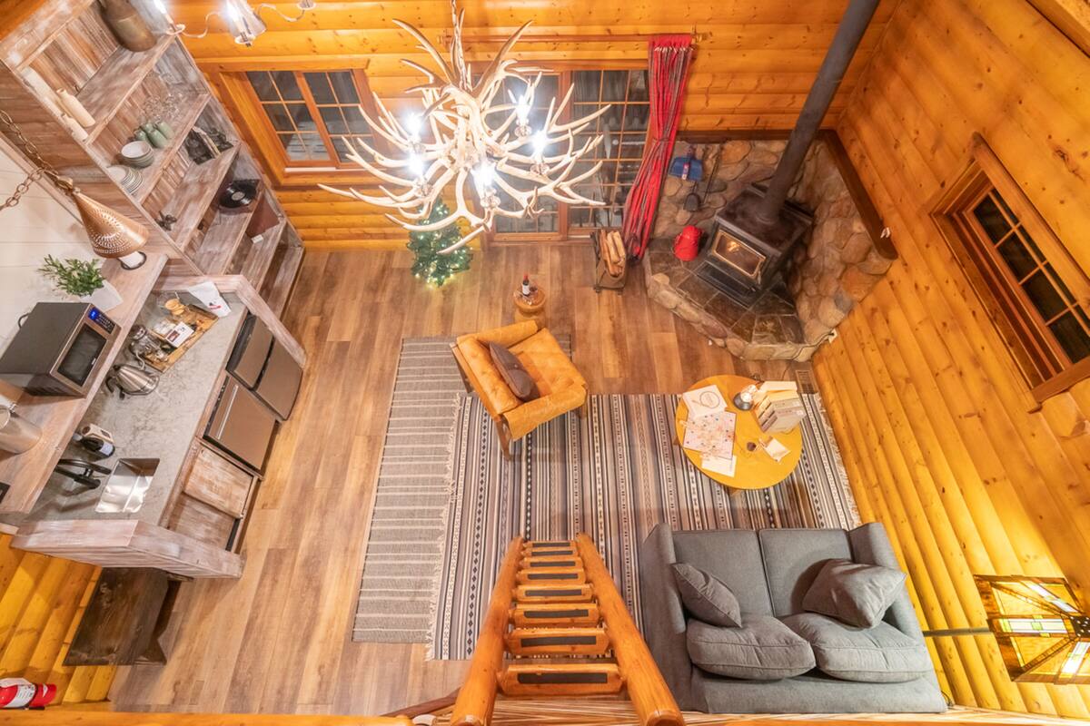 1 bedroom, individually decorated, individually furnished