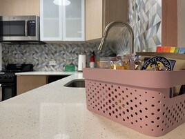 Studio Design, plusieurs lits | Cuisine privée | Filtres à café/thé (réutilisables), serviettes en papier