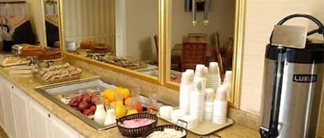 Free daily continental breakfast