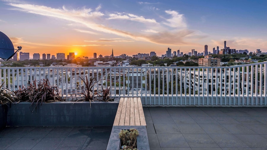 Oaks Melbourne South Yarra Suites