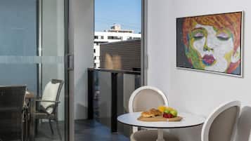 Két bảo mật tại phòng, bàn ủi/dụng cụ ủi quần áo