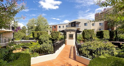 Astra Apartments - The Griffin