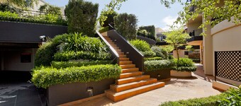 Astra Apartments - The Griffin