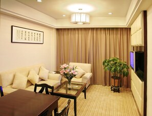 Minibar, in-room safe, desk, blackout drapes - Tiandu Hotel (Wenzhou)