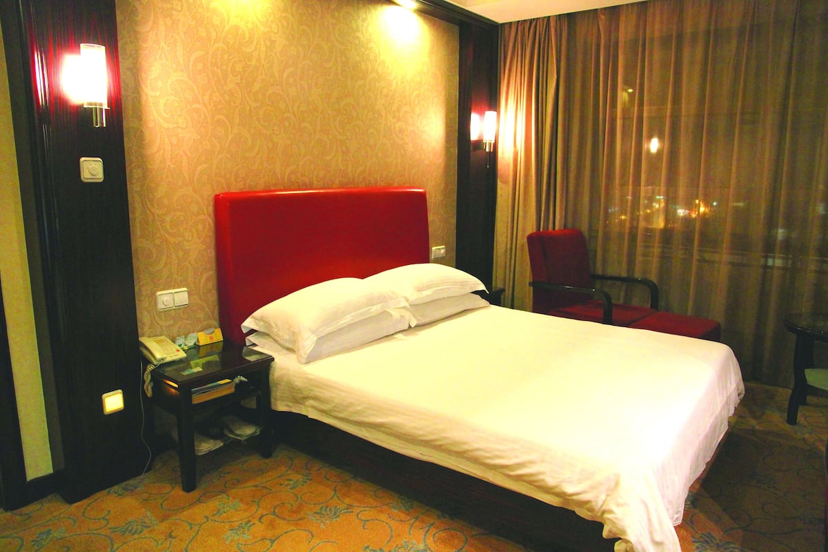 Quarto Executivo | Frigobar, cofres nos quartos, escrivaninha, cortinas blackout