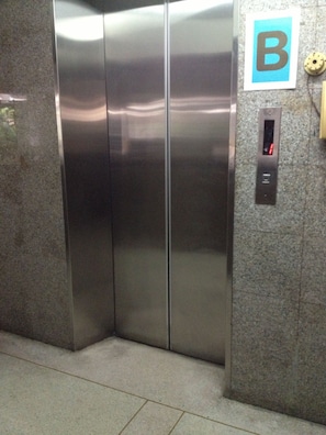 Exterior - Banglumpoo Place (Bangkok)