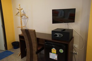 Triple Room | Room amenity - Banglumpoo Place (Bangkok)