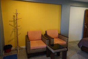 TV - Banglumpoo Place (Bangkok)