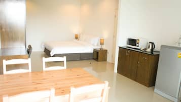 Suite | Essbereich im Zimmer