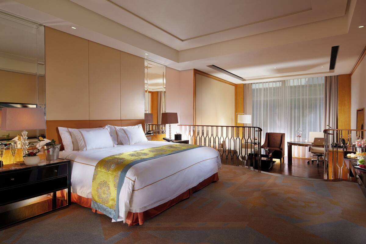 Superior Room (Parkray)
