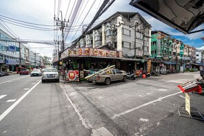ด้านหน้าที่พัก