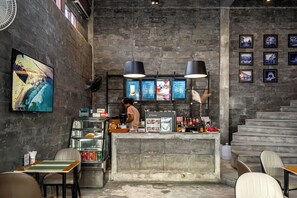 Breakfast, lunch, dinner served; seafood - Unotel Karon Beach (Karon)