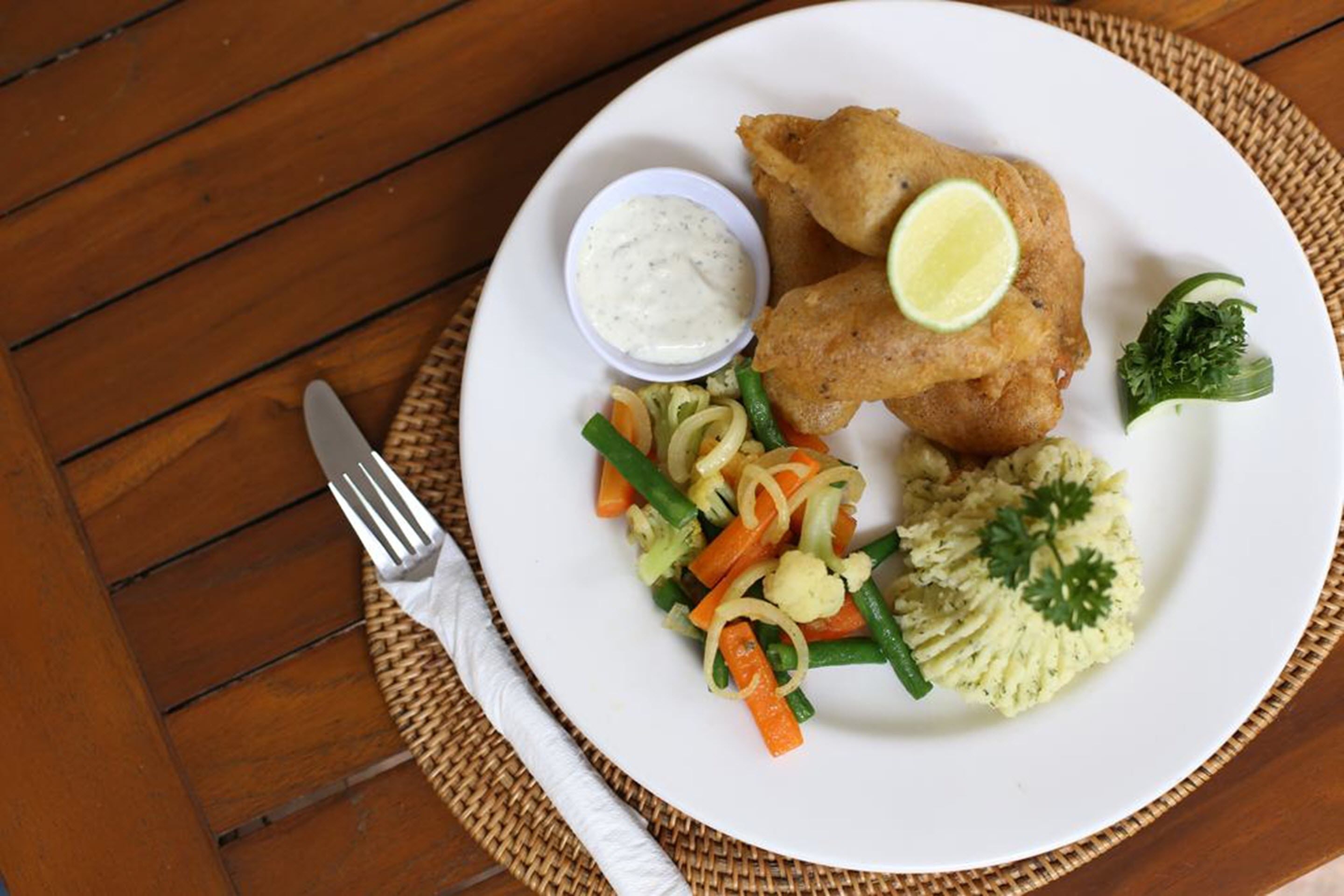 daily continental breakfast (idr 75000 per person)