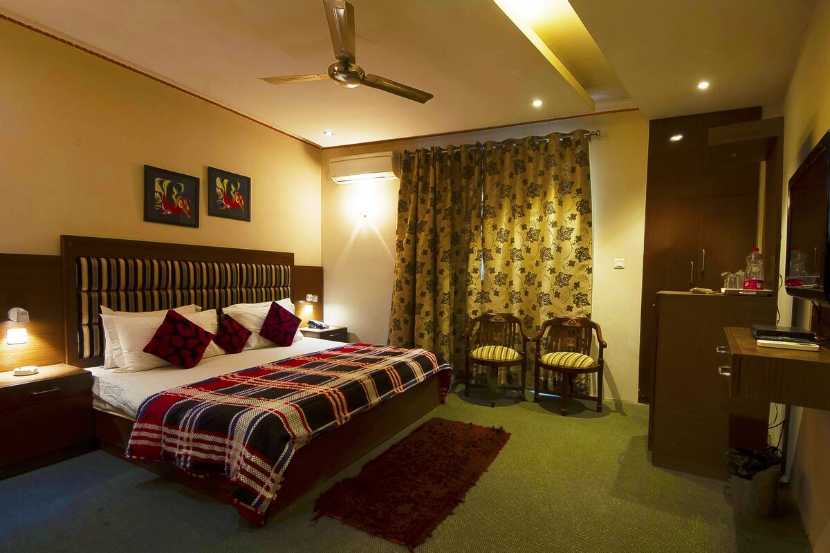 1 Schlafzimmer, hochwertige Bettwaren, Daunenbettdecken