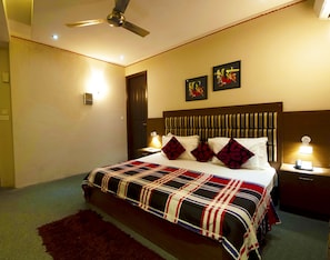 1 Schlafzimmer, hochwertige Bettwaren, Daunenbettdecken