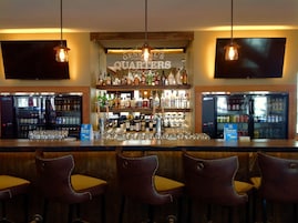 Bar (en la propiedad)