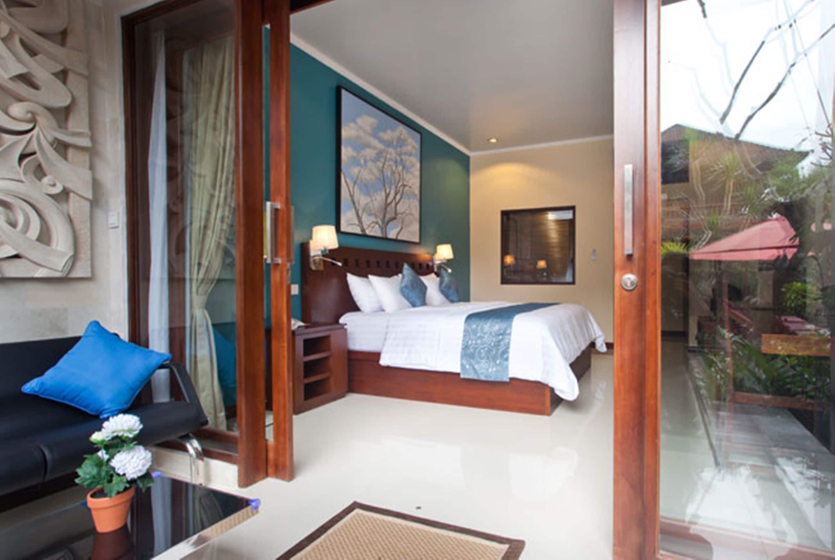 deluxe double or twin room | 1 bedroom, minibar, in-room safe, free wifi