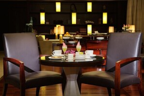 2 Restaurants, chinesische Küche