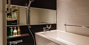 Combined shower/tub, hair dryer, slippers, bidet - Hotel Resonex Nago (Nago)