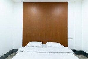 Deluxe Room | Minibar, free WiFi