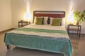 Pool Side Suite with Private Outdoor Shower | Minibar, desk, blackout drapes, iron/ironing board - Granpa's Inn Hotel Bougainvillea (Anjuna)