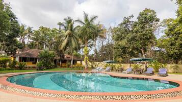 Outdoor pool, open 9:30 AM to 5:30 PM, sun loungers