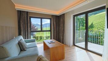 Superior Plus | Allergikerbettwaren, Zimmersafe, Schreibtisch, kostenloses WLAN