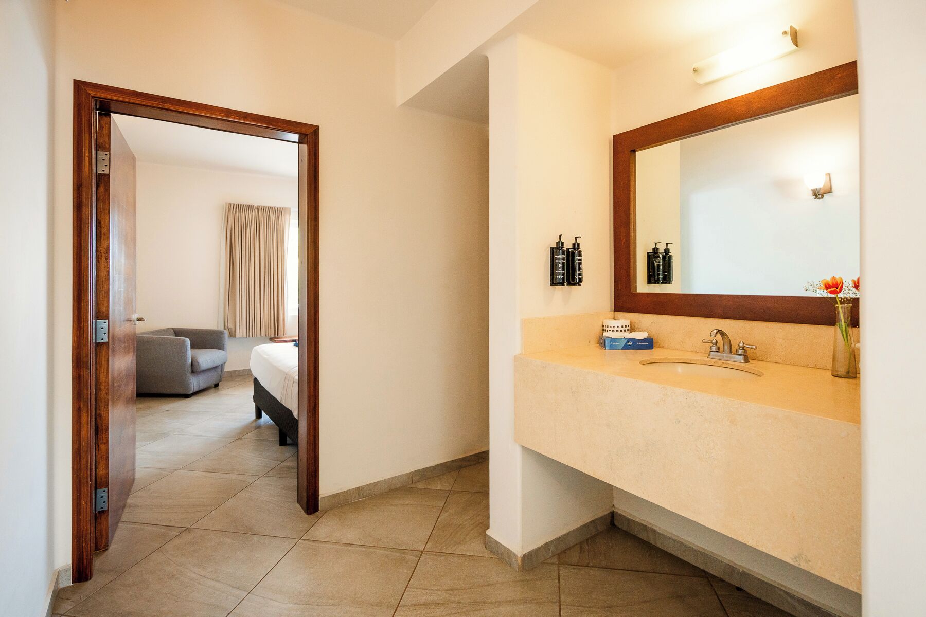 Photo - Hotel & Suites El Moro