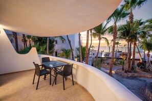 Loft Suite | Terrace/patio - Club el Moro Hotel Suites (La Paz)