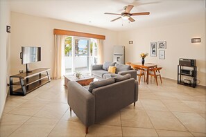 Living area - Club el Moro Hotel Suites (La Paz)