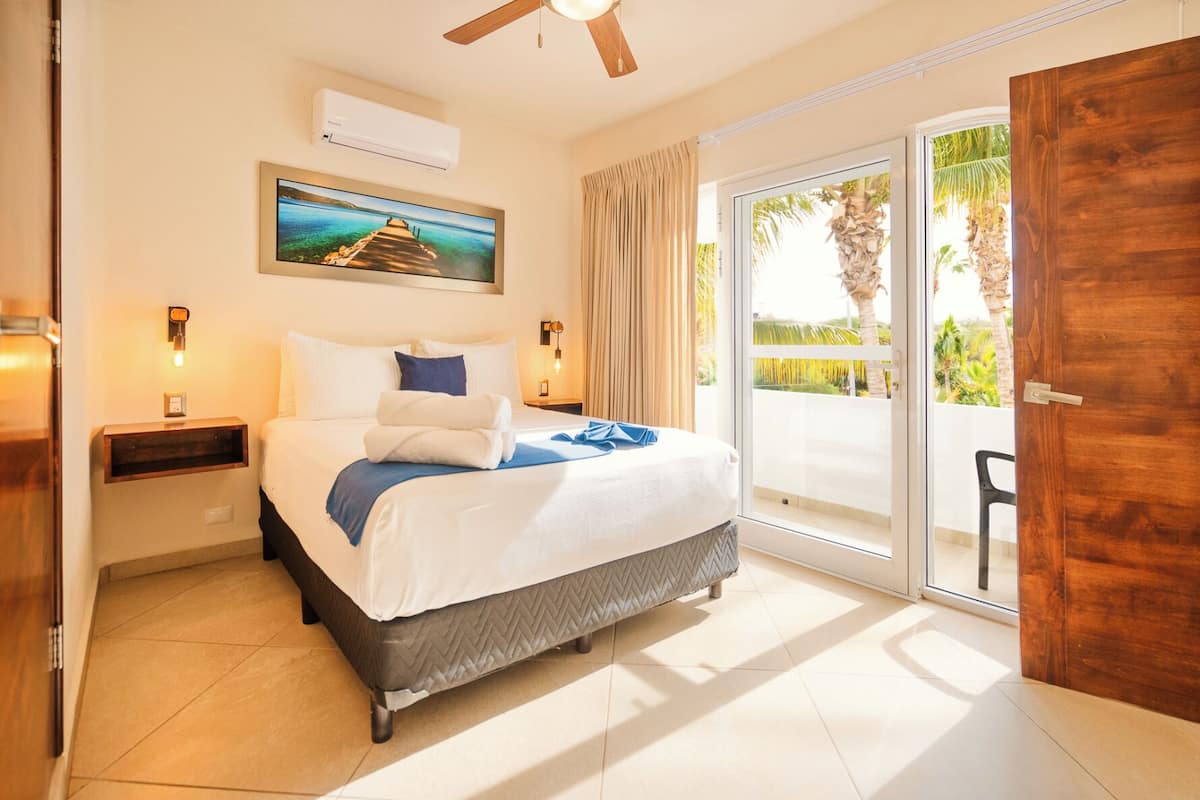 Master Suite | Individually decorated, individually furnished, desk, laptop workspace