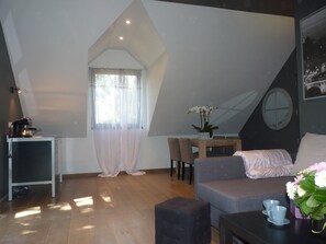 Suite | Minibar, escritorio, sistema de insonorización y cunas gratuitas