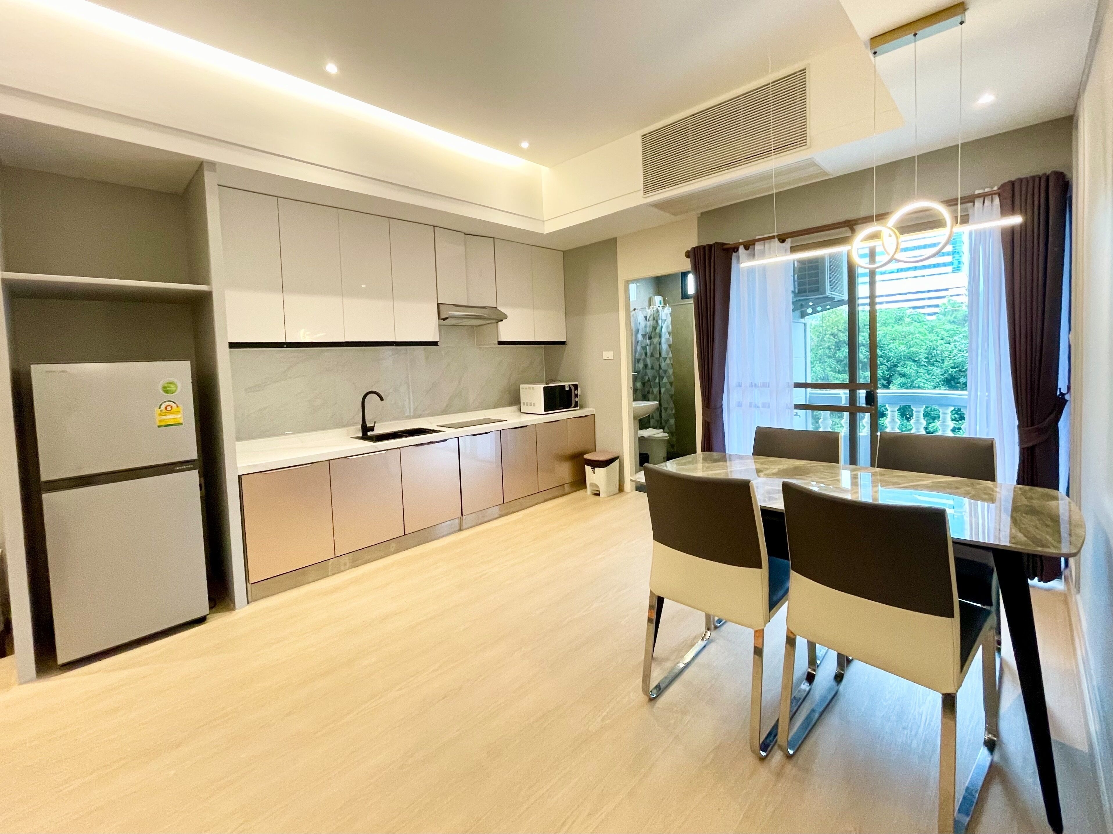 Signature Suite | Private kitchen | Mini-fridge