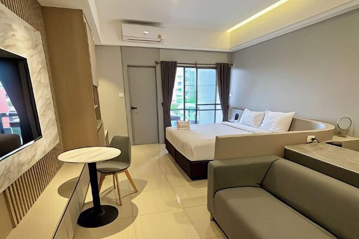 1 chambre, rideaux occultants, Wi-Fi gratuit, draps fournis