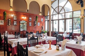 Restaurant - Boss Hotel  (Bangkok)