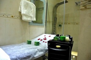Tratamientos faciales, manicura y pedicura