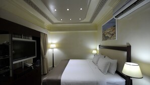 Apartment, 1 Bedroom | Soundproofing, WiFi (free) - Oman Palm Hotel Suites (Seeb)