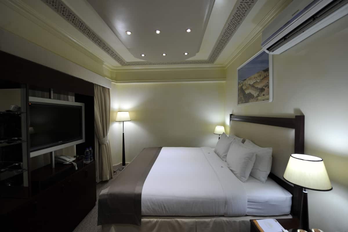 Soundproofing, free WiFi