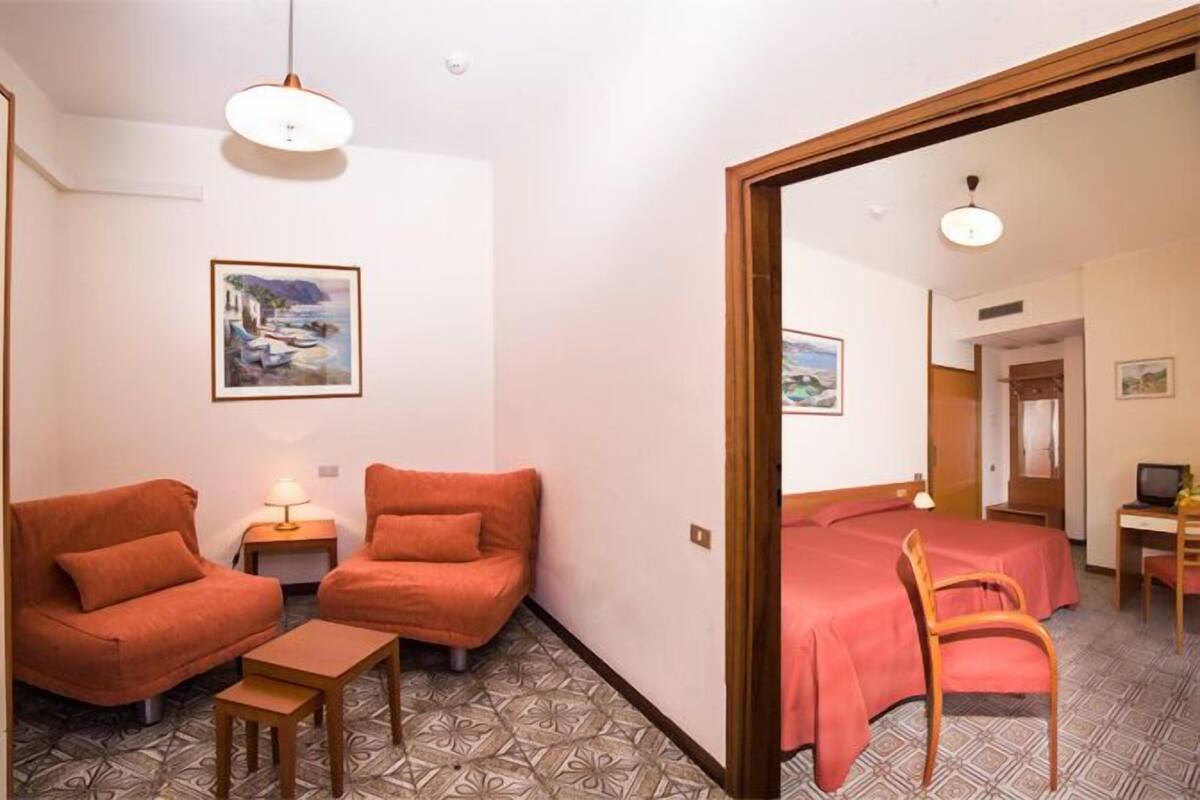 Triple Room | In-room safe, cots/infant beds, free WiFi