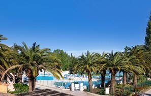 Sesongbasert utendørsbasseng