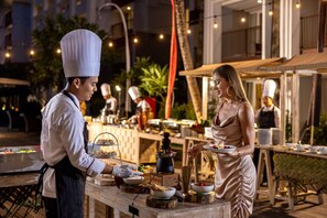 Breakfast, lunch, dinner served; international cuisine, pool views - Sanur Resort Watujimbar (Denpasar)