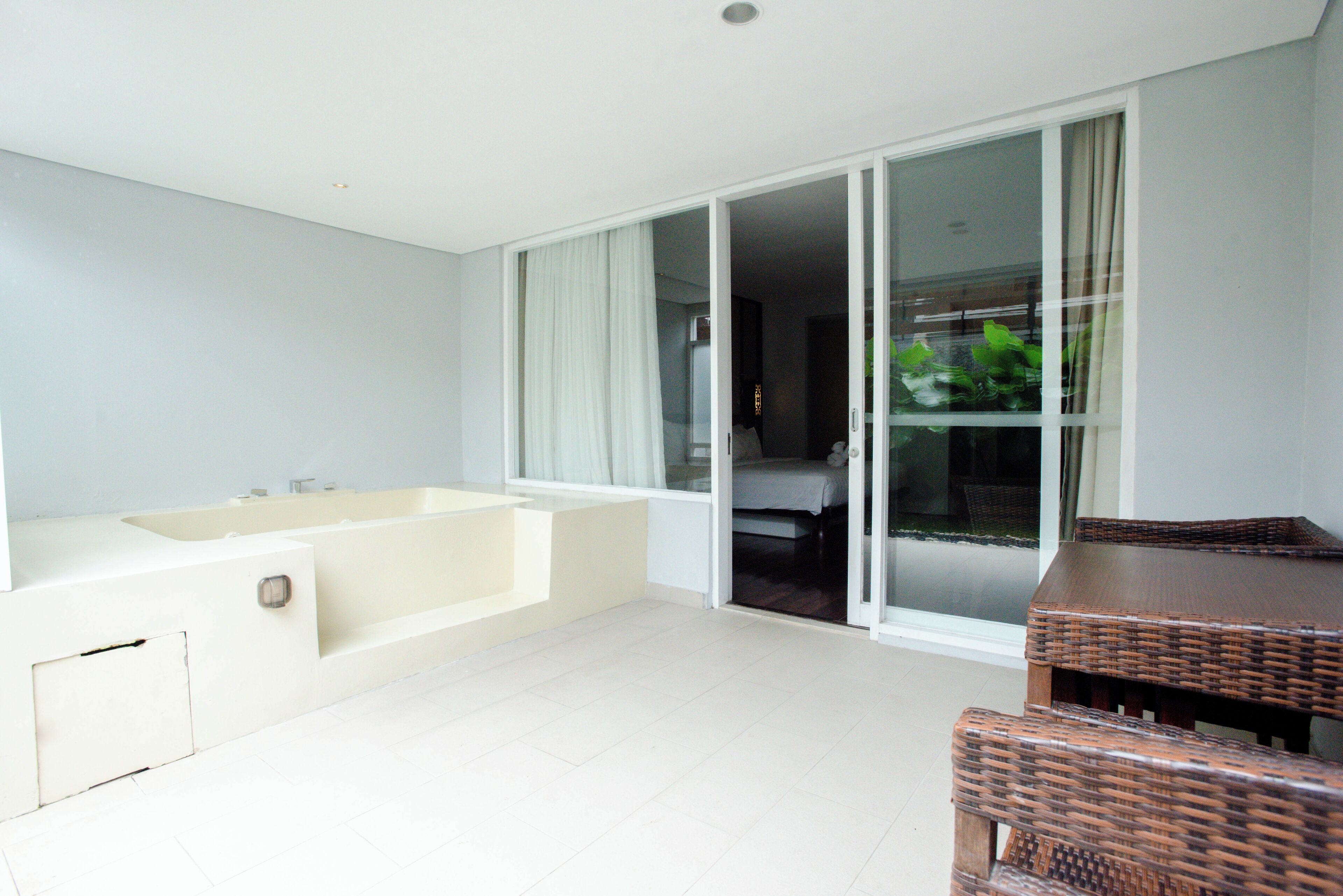 jacuzzi grand deluxe king | terrace/patio