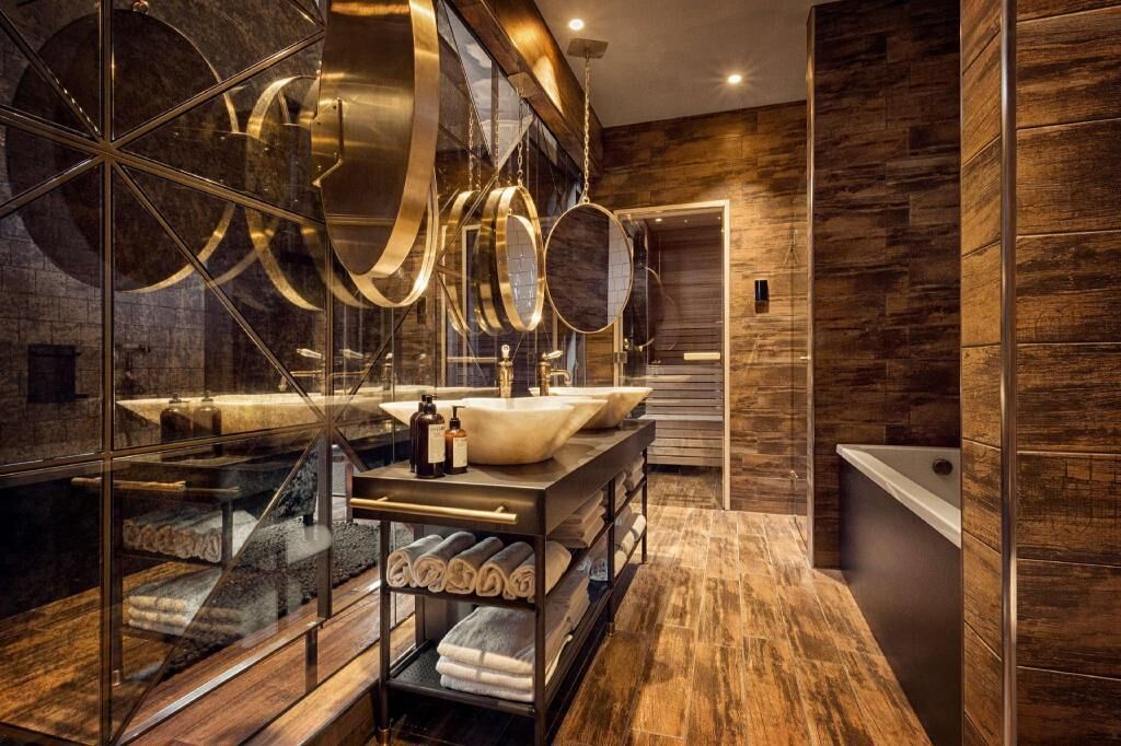 Bathroom | Hair dryer, towels, soap, shampoo