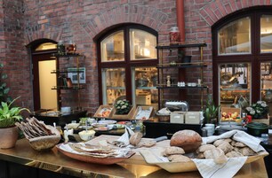 Breakfast, lunch, dinner served; international cuisine, alfresco dining 