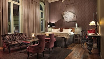 Zimmersafe, individuell dekoriert, individuell eingerichtet