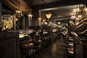 供应早餐、午餐和晚餐，国际美食，室外就餐