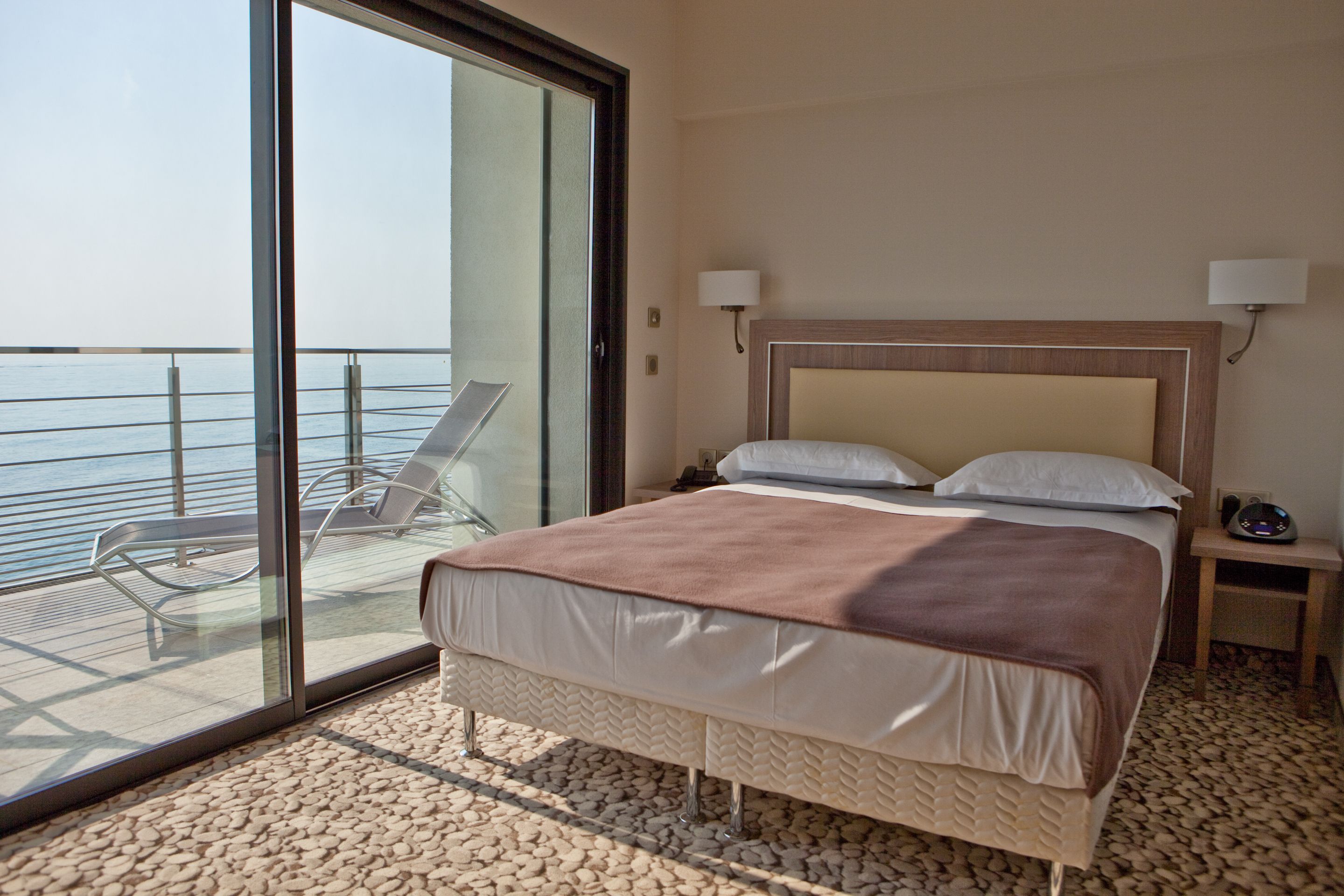 classic room, sea view (single) | bathroom | free toiletries, hair dryer, bathrobes, slippers