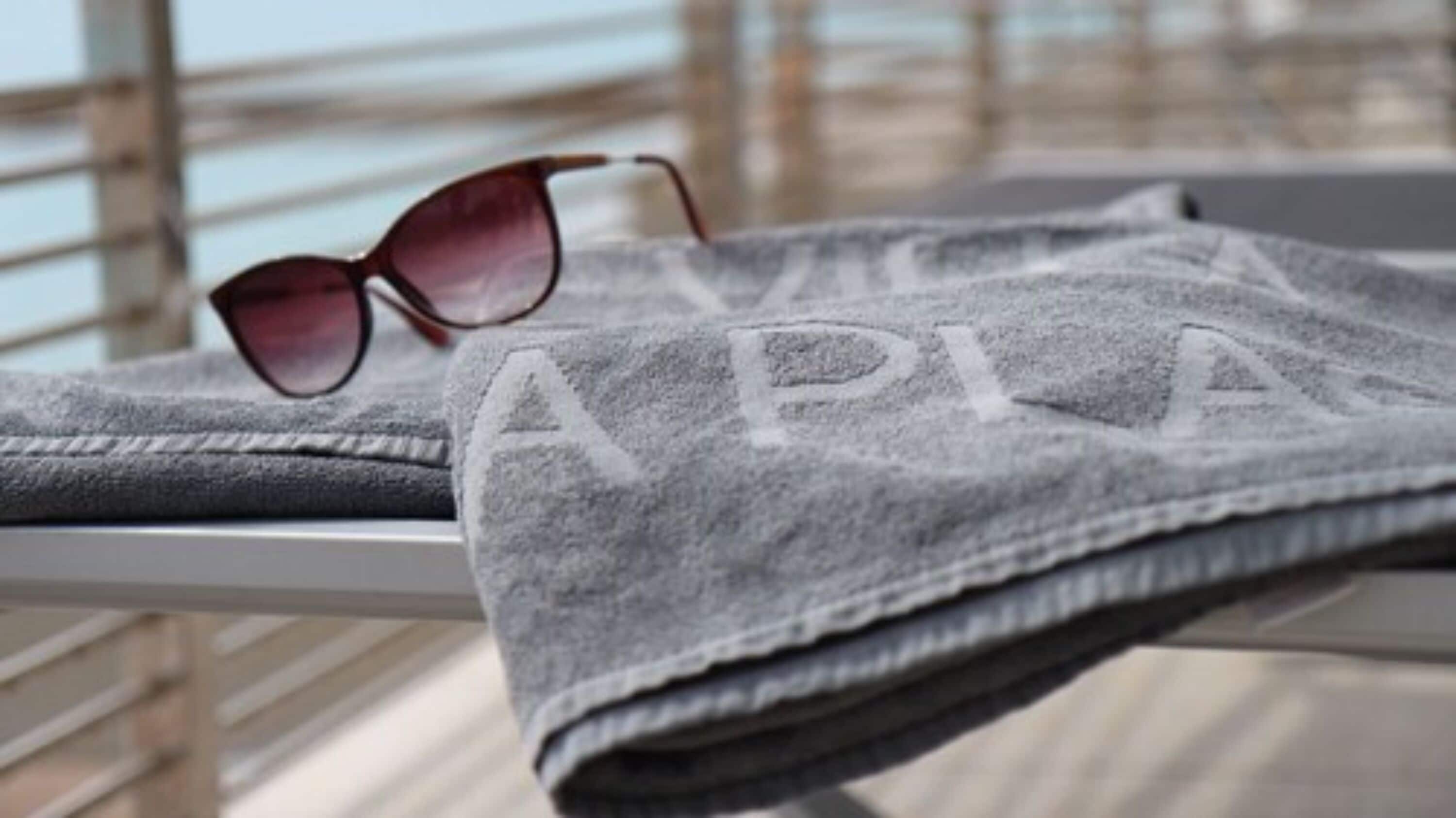 deluxe double room, balcony, sea view | premium bedding, minibar, in-room safe, desk