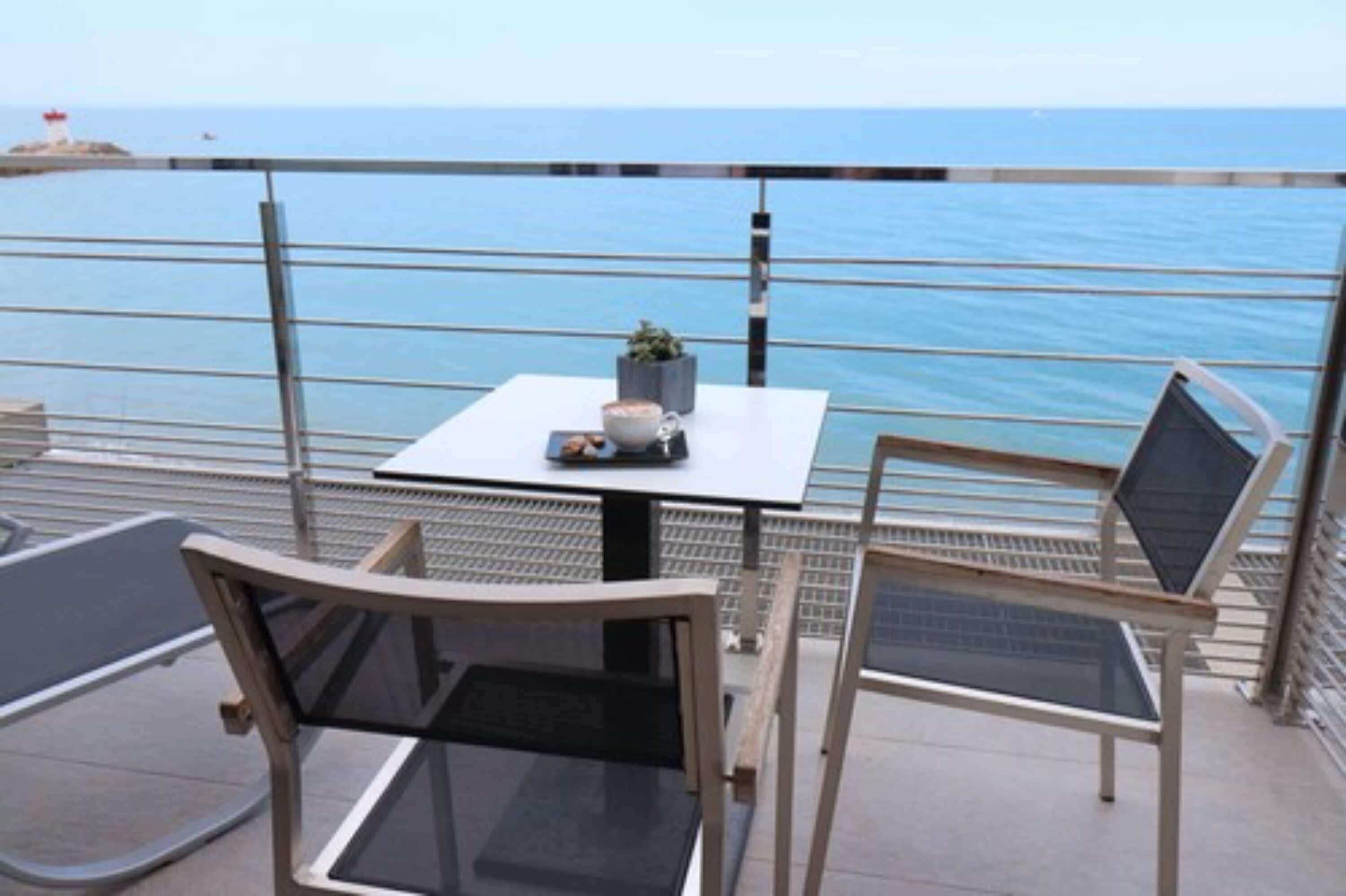deluxe double room, balcony, sea view | beach/ocean view