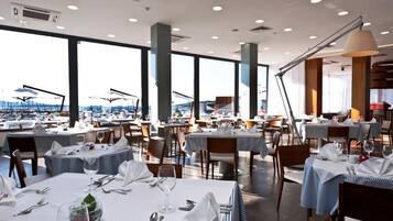 Frühstück und Abendessen